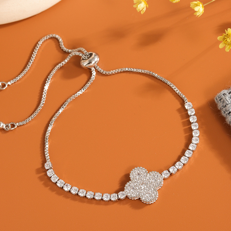 Designer Jewellery High Quality Copper Stretchable Bracelet with Zircon Inlaid Pendant Korean Fashion Accessory Gift for All Occasions Textured Access