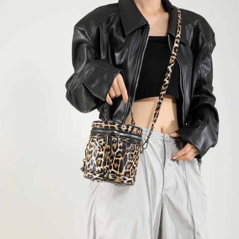 Retro womens bag 2024 leopard PU leather cross body mini womens zipper round bucket handbag wallet messenger bagXJ250412