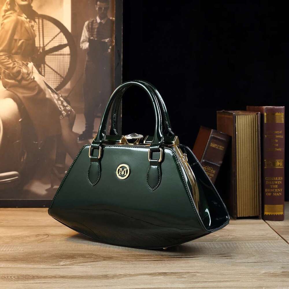 Designer Shoulder Women Phone Pocket Leopard Pattern Diagonal Cross Bag Patent Leather Glossy Retro Versatile Handbag