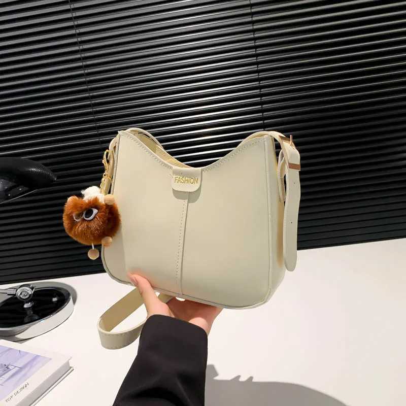 New Fi Versatile Bucket Bag Internet Celebrity Explosi Shoulder Messenger Bag Premium Texture Womens BagXJ250412