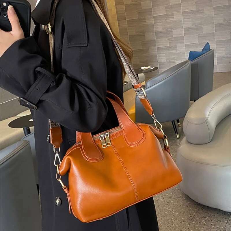 2025 New Fashion Large Capacity Genuine Leather Handbag Women's Shoulder & Crossbody Bags Retro Cowhide Tote Bag