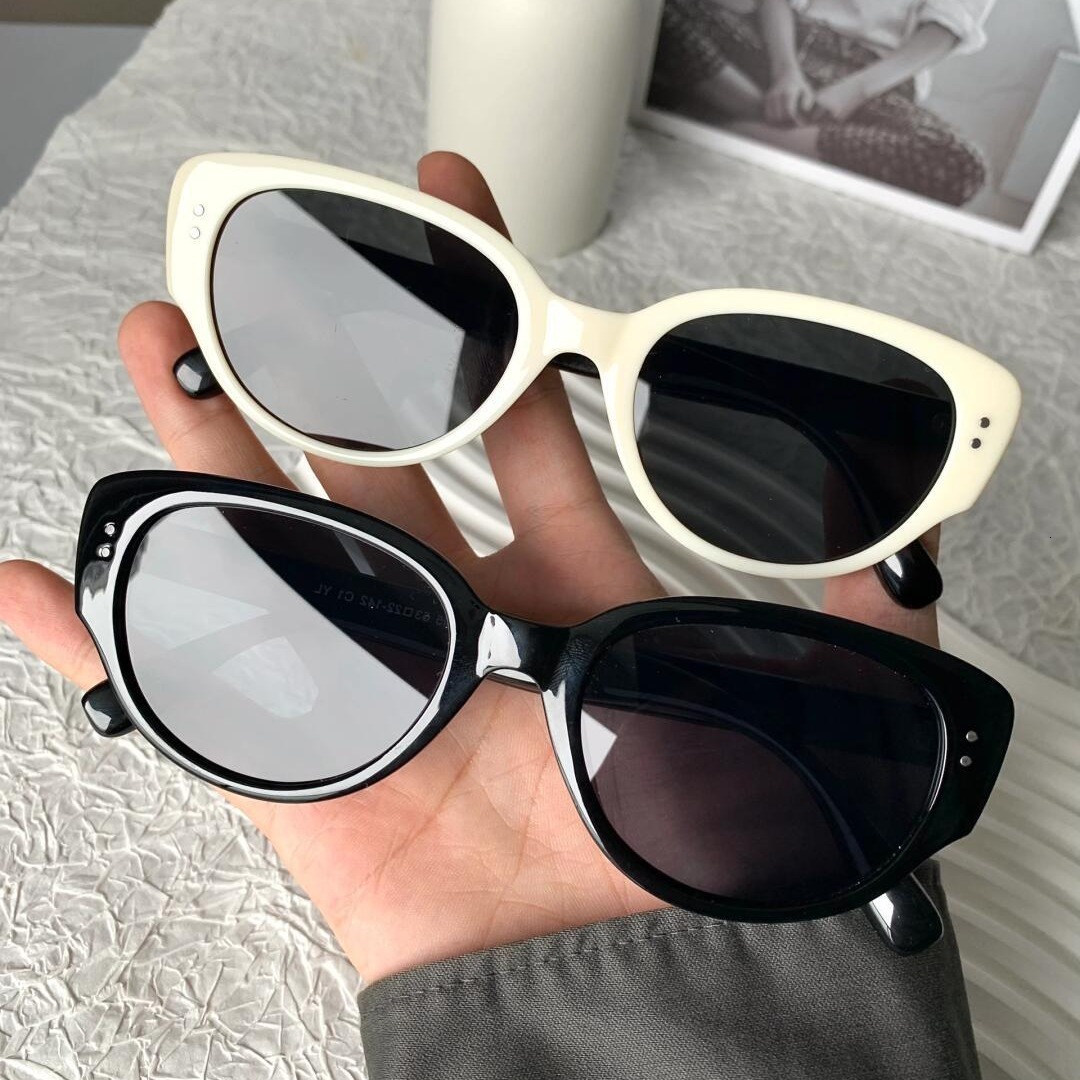 New fashionable street photography UV resistant sunglasses, spicy girl style small frame oval cat eye sunglasses