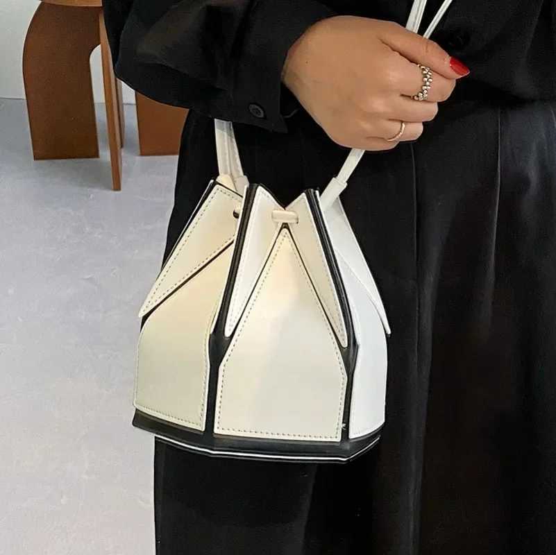 Womens niche folding bag multifunctional messenger bag portable bag high-quality popular summer new 2025 wallet and handbagXJ250412