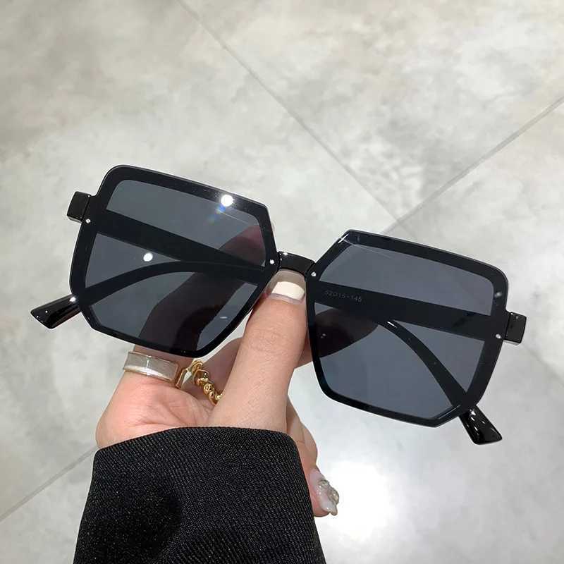 New Womens Polygon Sunglasses Women Classic Vintage Small Frame Sun Glasses Outdoor Driving Fashion Eyewear UV400 Oculos De Sol Z250411