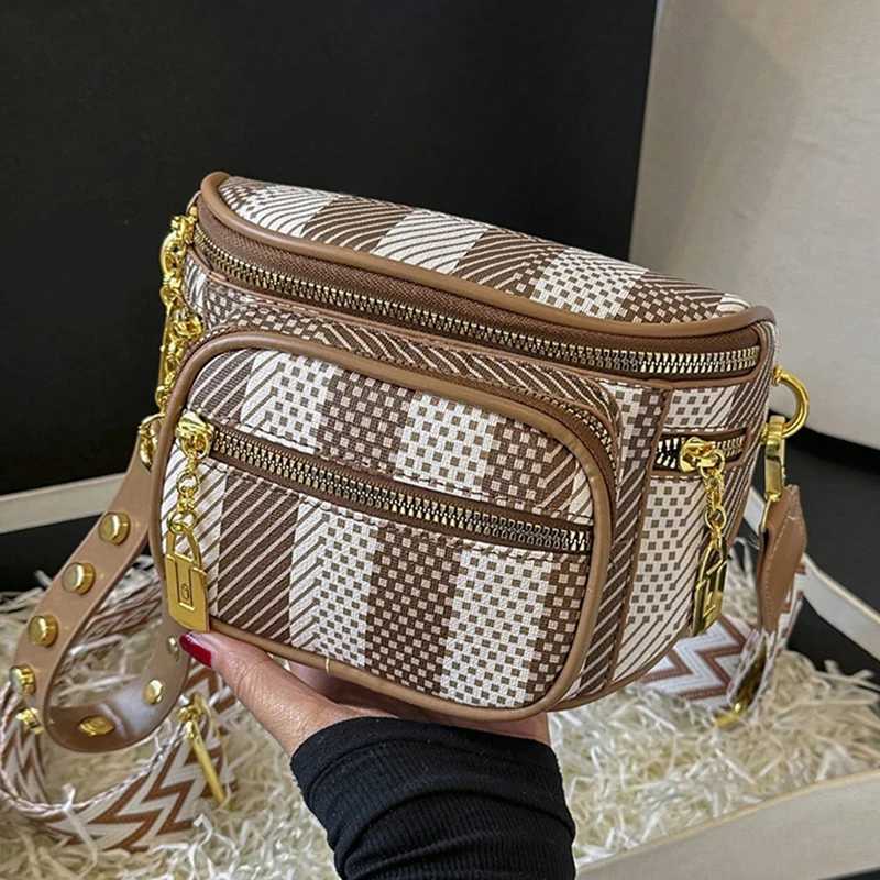 Fashion striped contrasting womens crossbody bag simple and lightweight womens elegant backpackT2511112