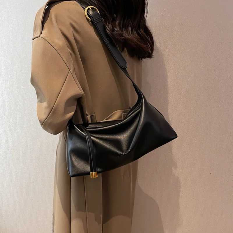 Soft Pu Leather Casual Commuter Womens Shoulder Hobos Bags Versatile Solid Color Ladies Crossbody Bag Simple Female HandbagsT2511112