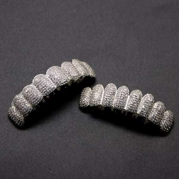 Iced Out Moissanite Grillz VVS S925 White Gold Plated Perm Cut Custom Grillz for Teeth
