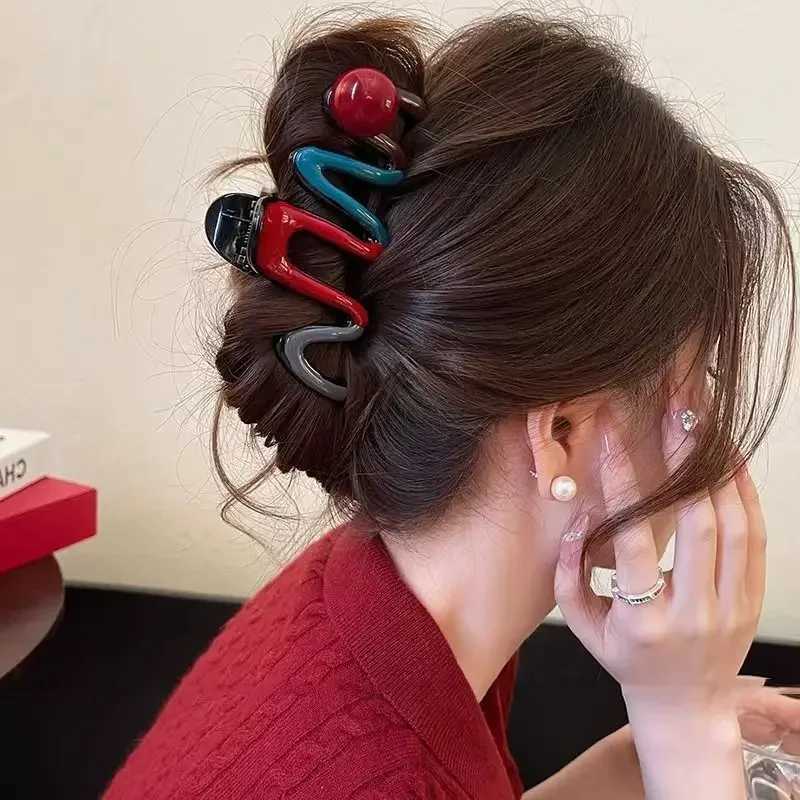 Design Wave Pearl Hair Clip Big Shark Hair Clip Womens 2024 New High end Hair Clip Accessories Y2504012