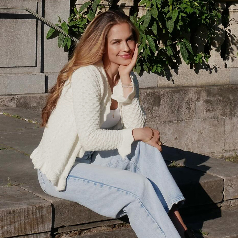 Autumn and winter women's clothing, women's solid color casual street style, slim round neck fashionable cardigan, lace design long sleeve, 