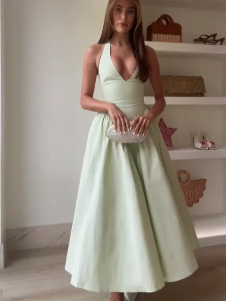 Elegant A-line sleeveless long dress fashionable V-neck lace high waisted pleated fluffy dress womens summer cocktail party dress 250408