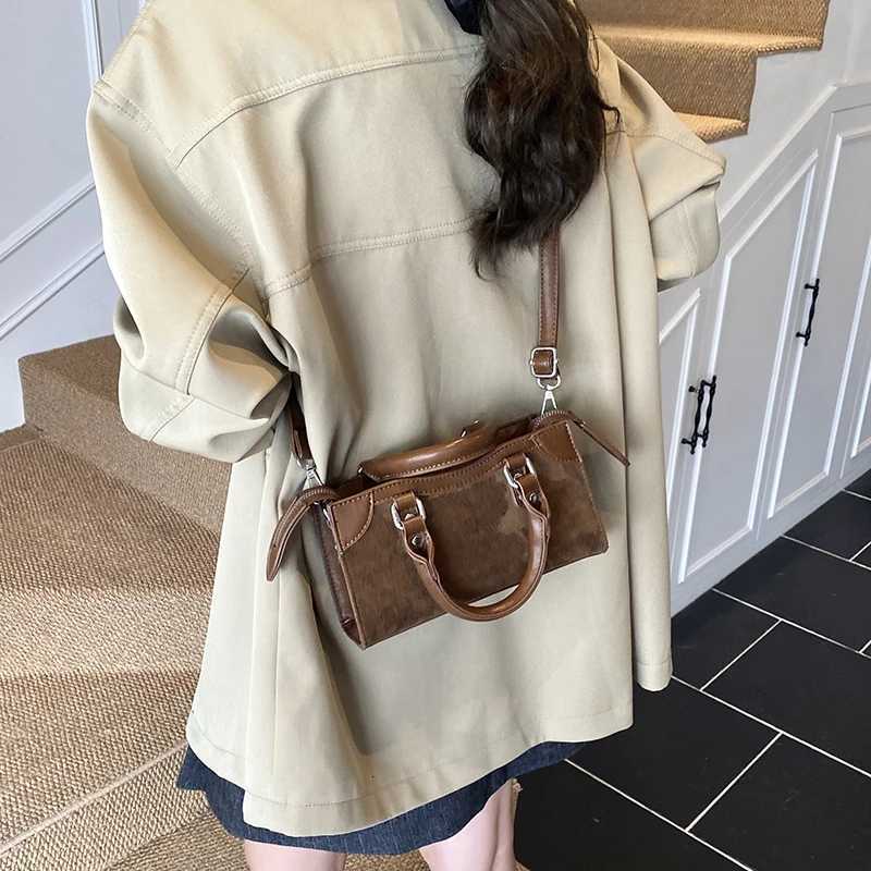 High End Women Tote Bag Classic Leather Handbags Elegant Crossbody Bag For Fashionable LadiesW251111