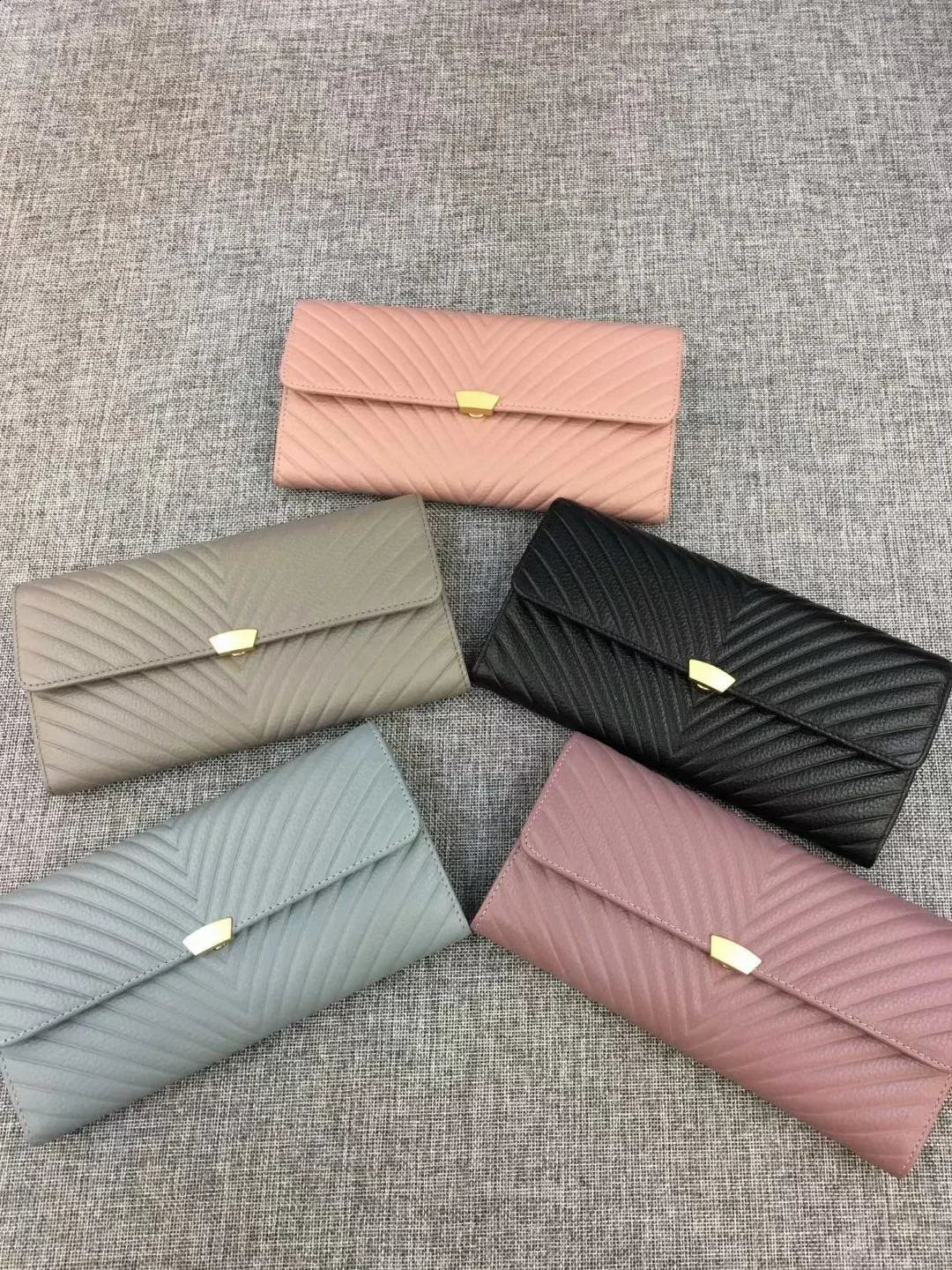 Womens wallet with one layer of cowhide leather long capacity multifunctional simple and atmospheric womens clutch bag 250411