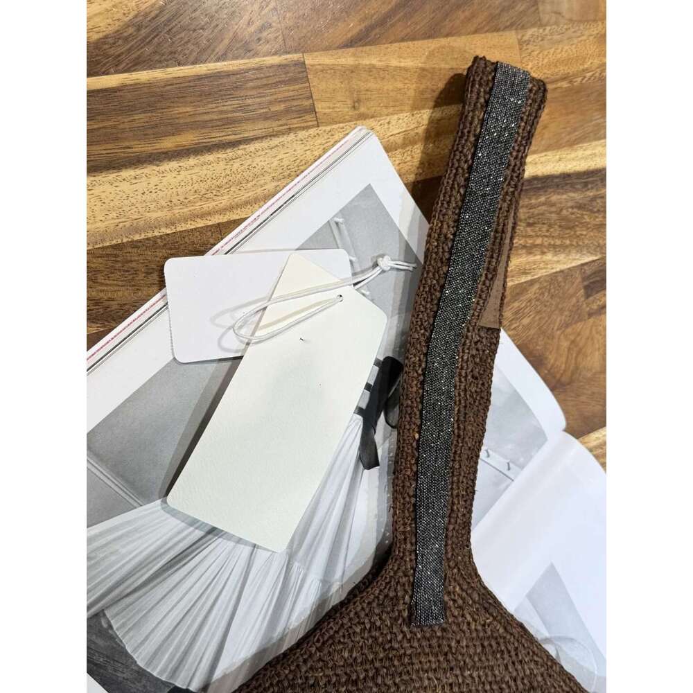 2025 Spring And Summer New High Quality Fashion Raffia Bucket Bag Women