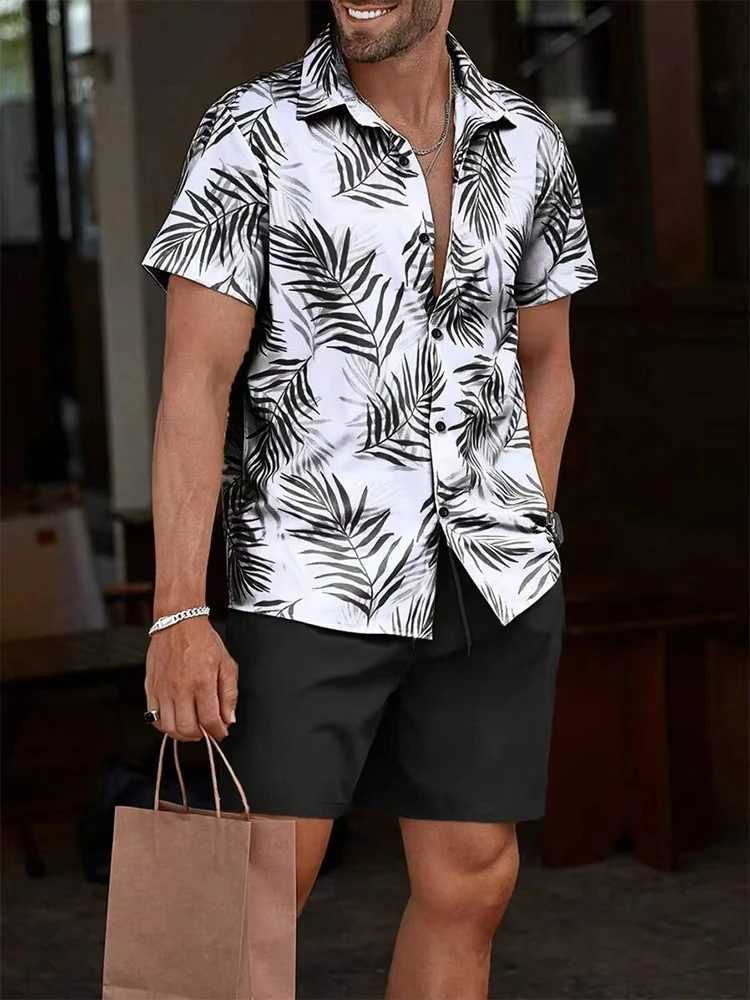 Breathable and skin friendly mens short sleeved set for summer cool mens retro printed T-shirt vacation shorts 2-piece setXJ250412