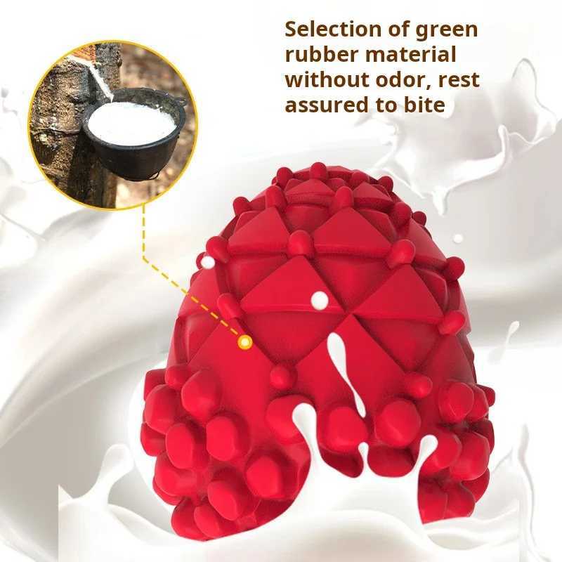 High Quality Pinecone shaped natural rubber squeeze ball durable chew dog supplies anxiety interactive pet toys T2504012