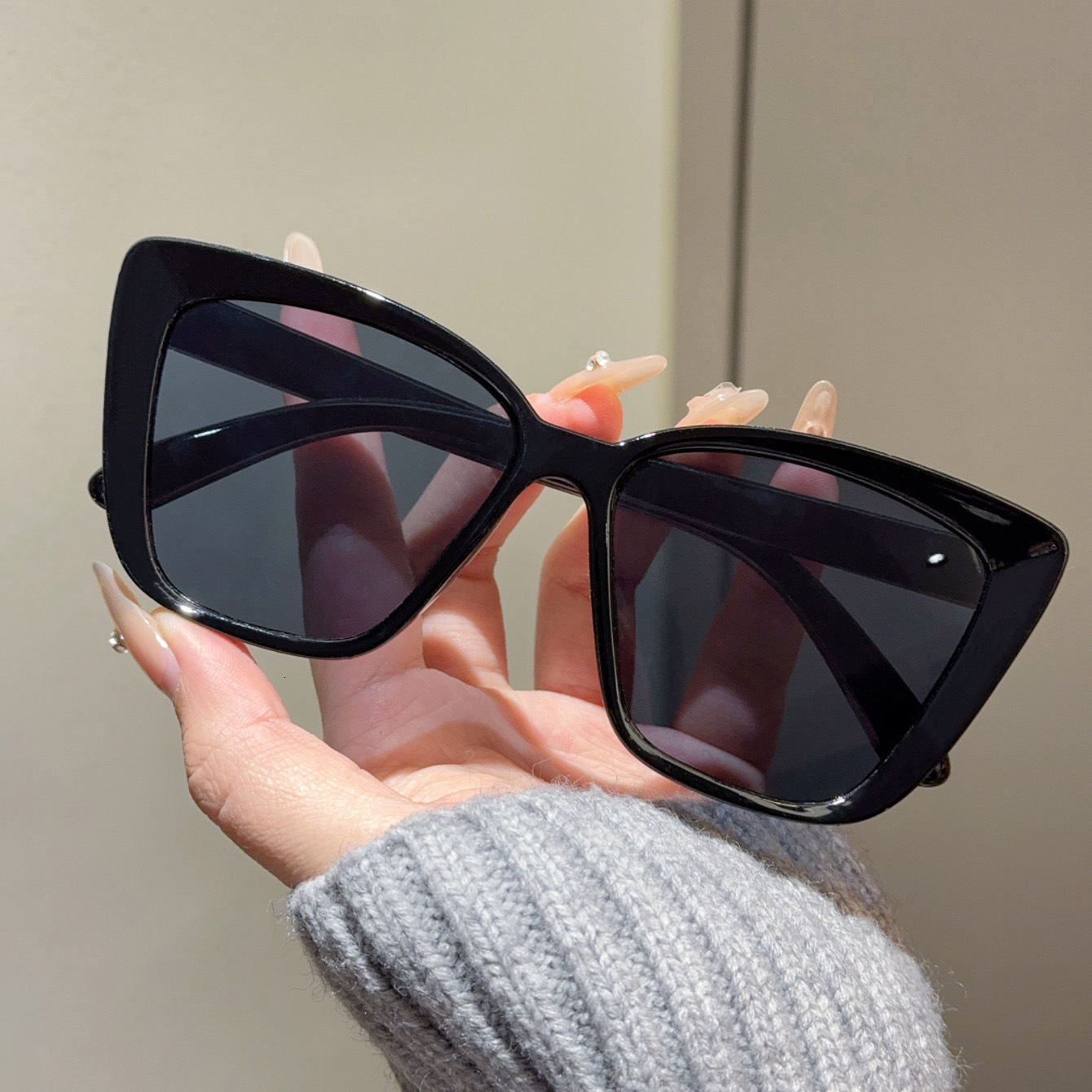 Fashionable internet celebrity cat eye versatile decoration slimming high-end sunglasses large frame flat mirror
