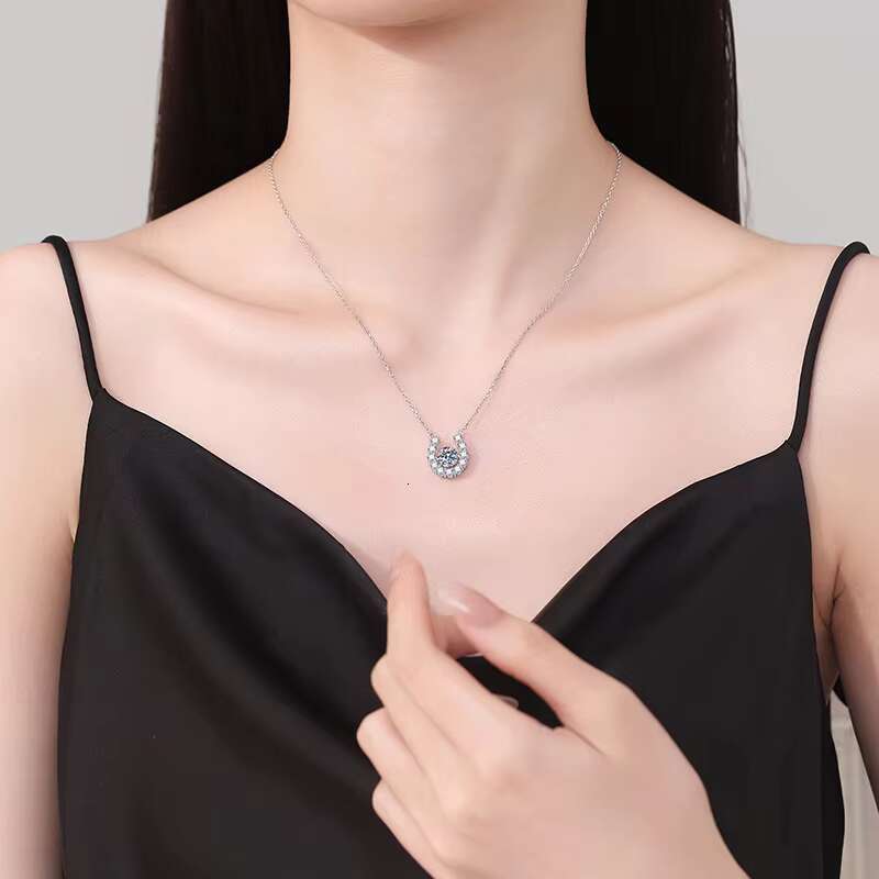 PYQ 1ct S925 U-Shaped Moissanite Necklace Classic Style Sterling Silver Jewelry for Wedding Engagement