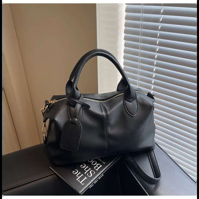Retro Large-Capacity For Women 2025 Spring And Autumn Fashion Frosted Portable Commuting Tote Bag