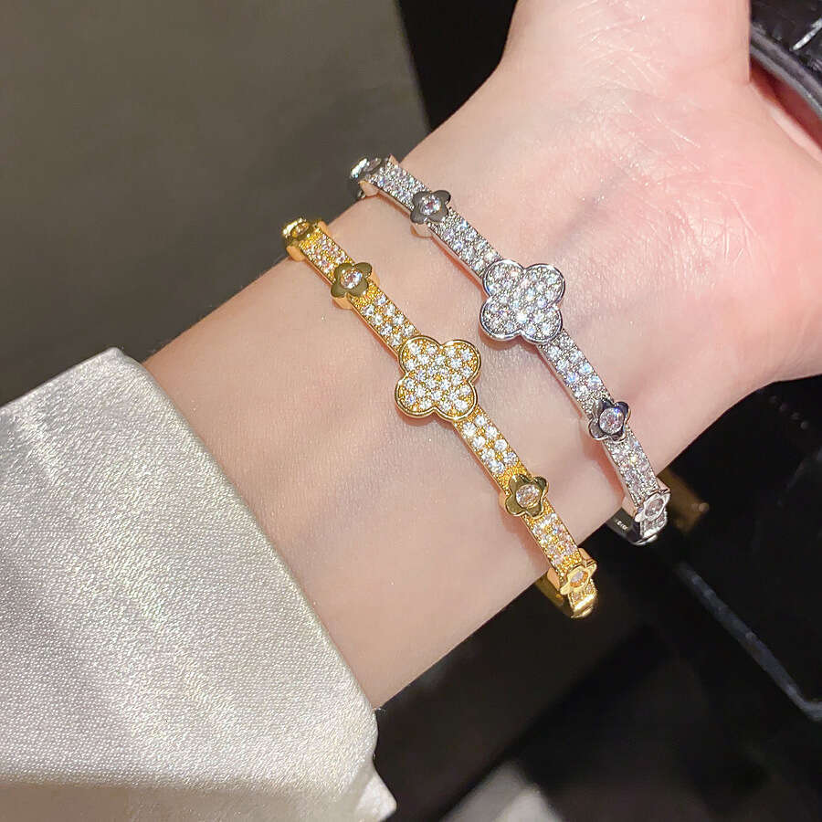 Designer Bracelet Luxury bangle 18K Real Gold Plated Zircon Flower Clasp Bracelet European and American Style Versatile Luxury High-end Jewelry for Wo
