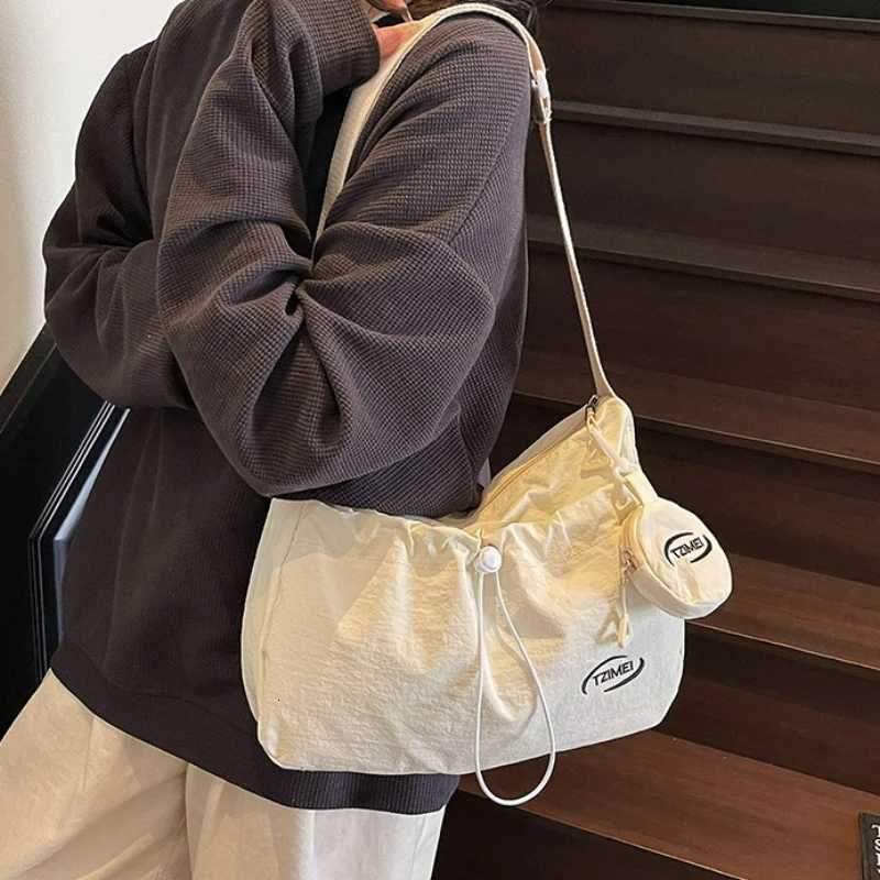 Large Capacity Crossbody Bag for Women 2025 New Summer Niche Single Shoulder Nylon Bag Korean Version Pleated Class Tote BagT2511112