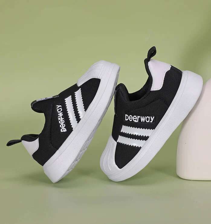 2025 New Children's Sports Shoes Casual Men's and Girls' Board Shoes Breathable Soft Bottom Designer Fashion Sports Shoes