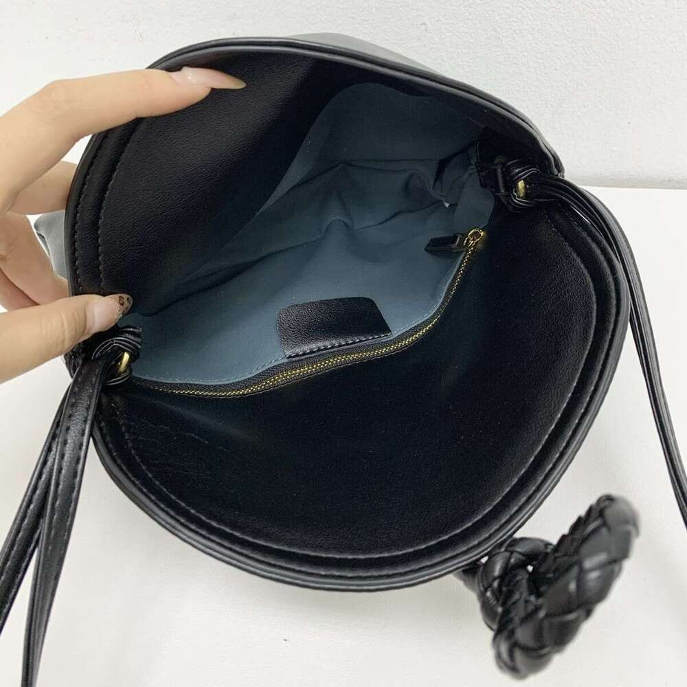 24 New Vegetable Tanned Cowhide Woven Rope Buckle Single Shoulder Crossbody Bag, High-End Texture Women's Hand-Held Armpit Bag