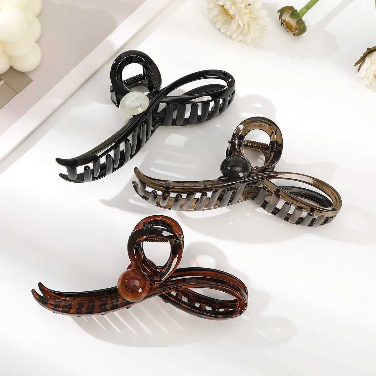 Retro round bead claw clip suitable for women big hair shark clip rear hair clip rear hair clip Y2504012