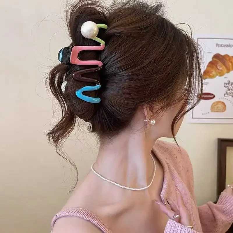 Design Wave Pearl Hair Clip Big Shark Hair Clip Womens 2024 New High end Hair Clip Accessories Y2504012