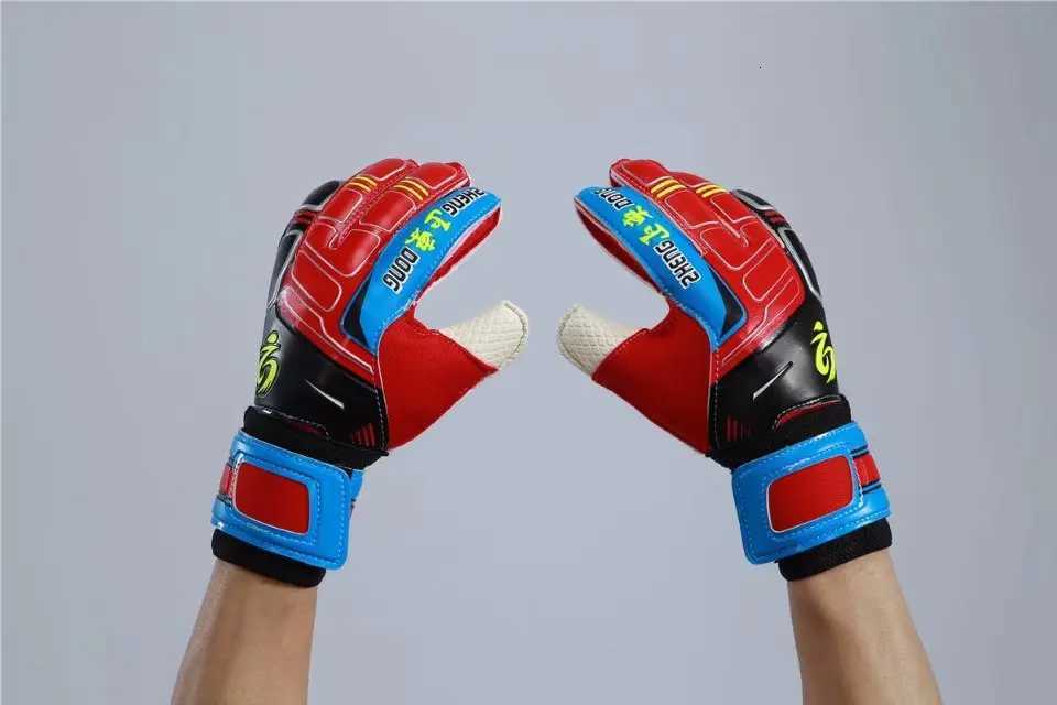 Goalkeeper gloves with finger protection Professional kids youth goalkeeper gloves Football Gloves Soccer Goalie Training GlovesW251112