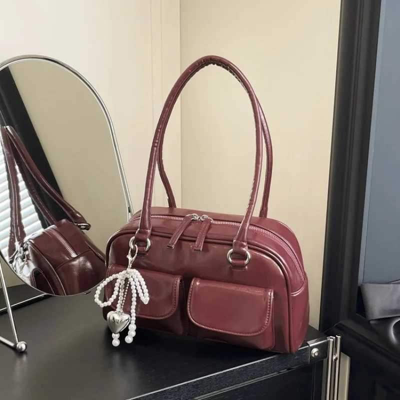 Fashionable Ladies Crossbody-Bag Crafted From Velvety Leather Featuring High-End Quality And Paris Commuter Vintage Look W251111