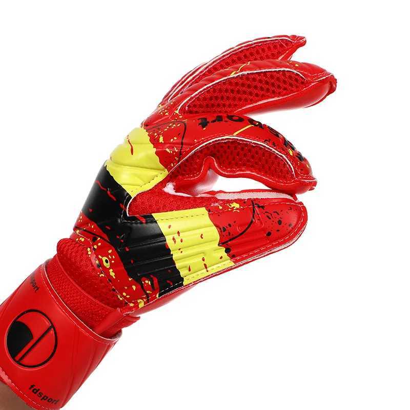 New Latex Football Goalkeeper Gloves Thickened Football Professional Protection Adults Teenager Goalkeeper Soccer Goalie GlovesW251112