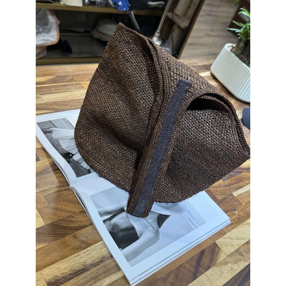 2025 Spring And Summer New High Quality Fashion Raffia Bucket Bag Women