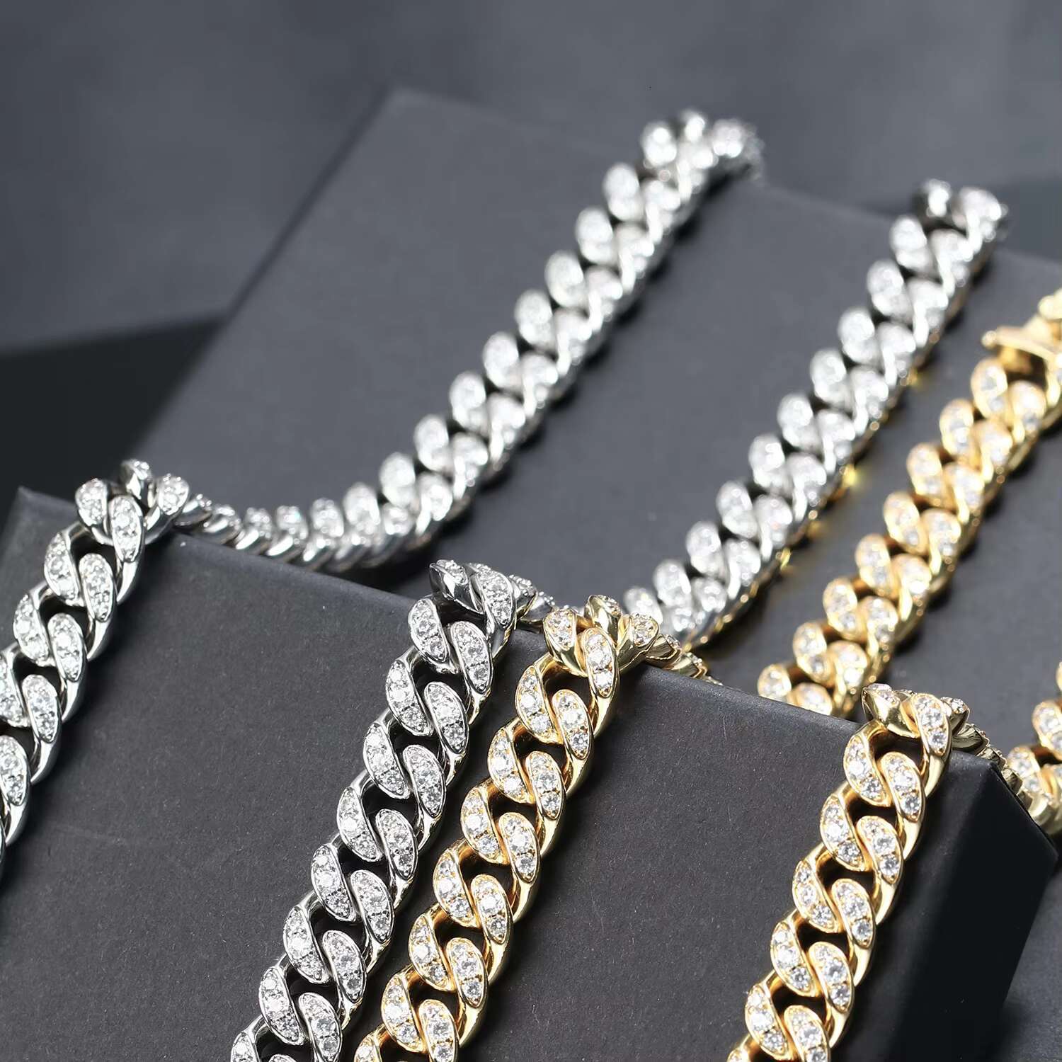 Handmade Insert Single Row 10mm Wide Real S925 Cuban Chain With VVS Moissanite