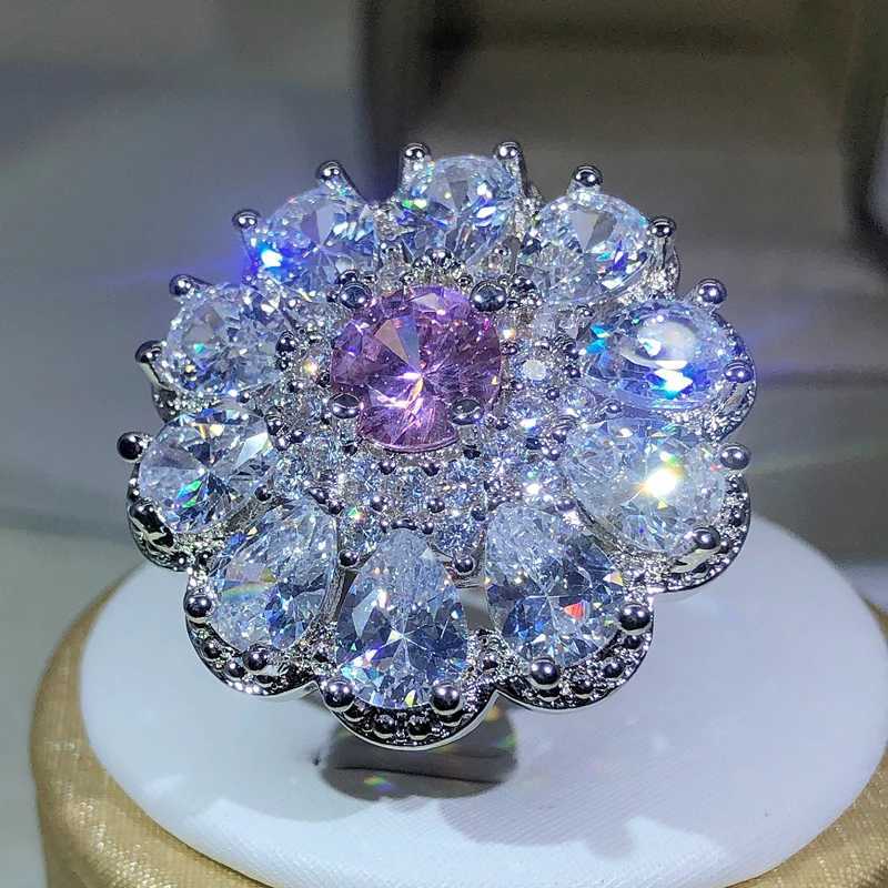 925 Silver Tren Luxury Jewelry Ladies Shiny White Zirconia Crystal Flower Female Ring for Women Party WeddingXJ250514