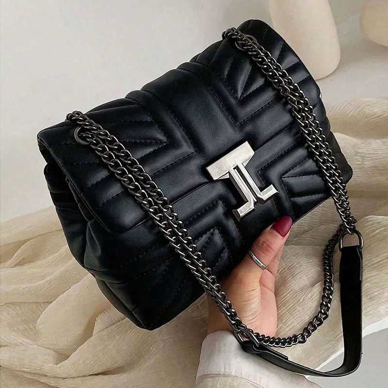 Simple and exquisite womens casual crossbody bag trendy and lightweight versatile womens bag suitable for various occasionsT2511112