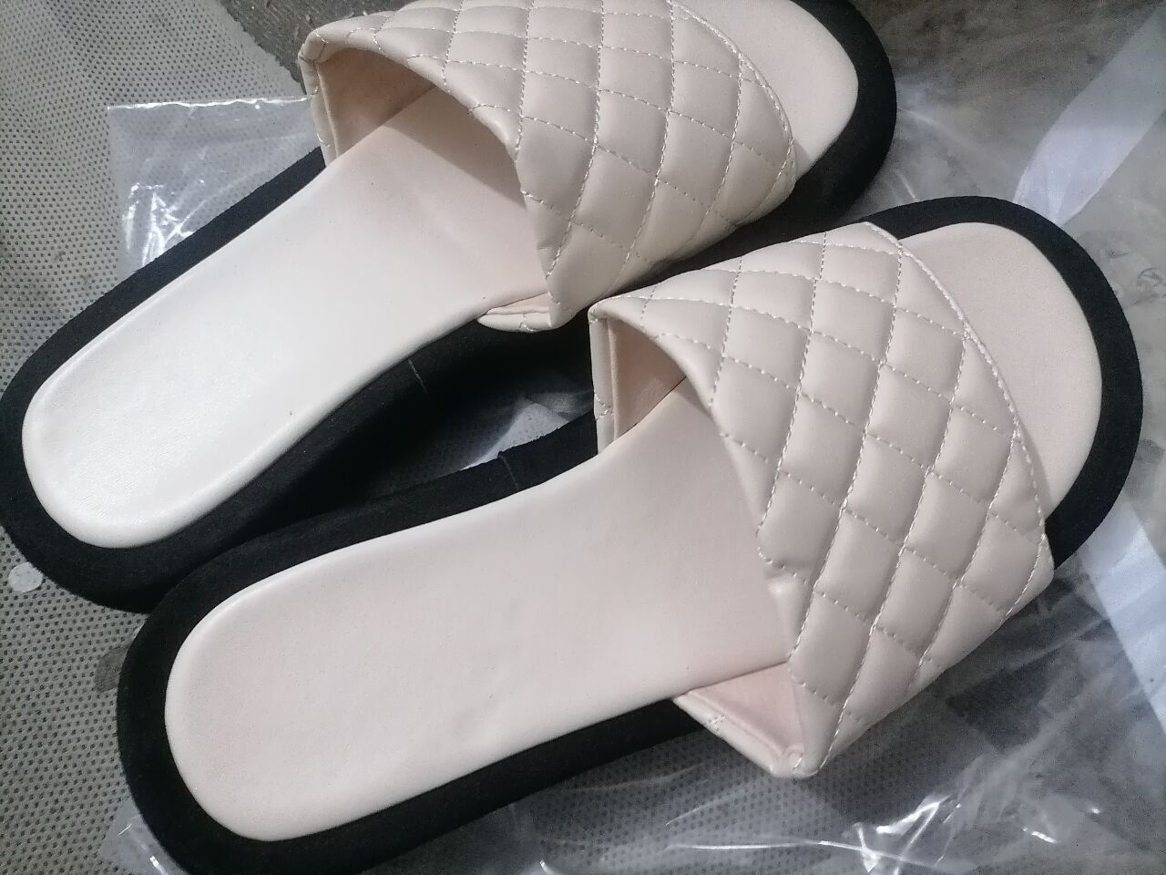Large size shoes 2025new summer thick soled beach sandals women's slippers