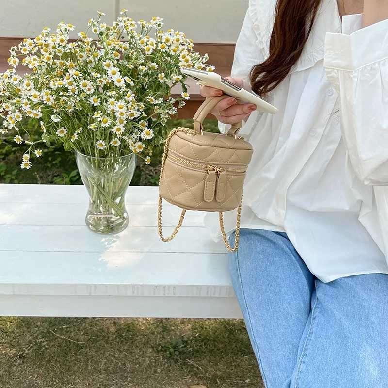 Womens shoulder bag perfume Fi mini bucket bedding chain Diamd lattice cross body bag Fi luxury designer handbagXJ250412