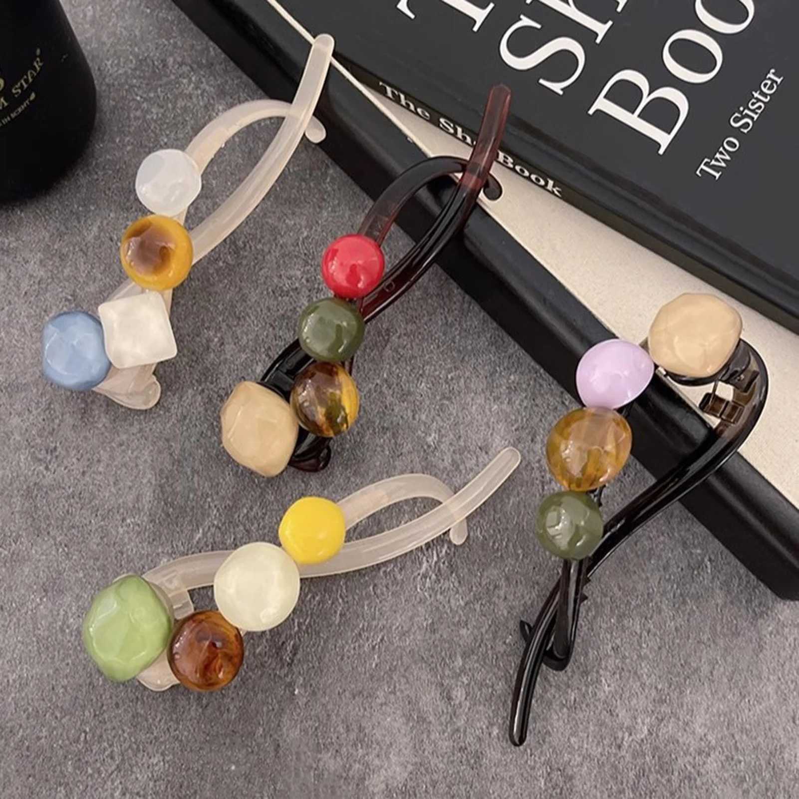 Womens summer bucket retro colored spherical hair clip daily shopping travel hair clip shark hair clip 1 piece Y2504012