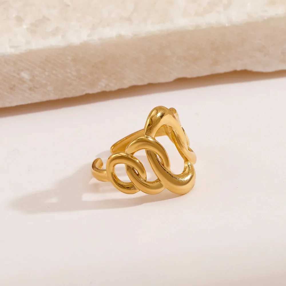 Stainless steel geometric oval adjustable ring suitable for women gold hip-hop fashion oval open ring party jewelry giftXJ250412
