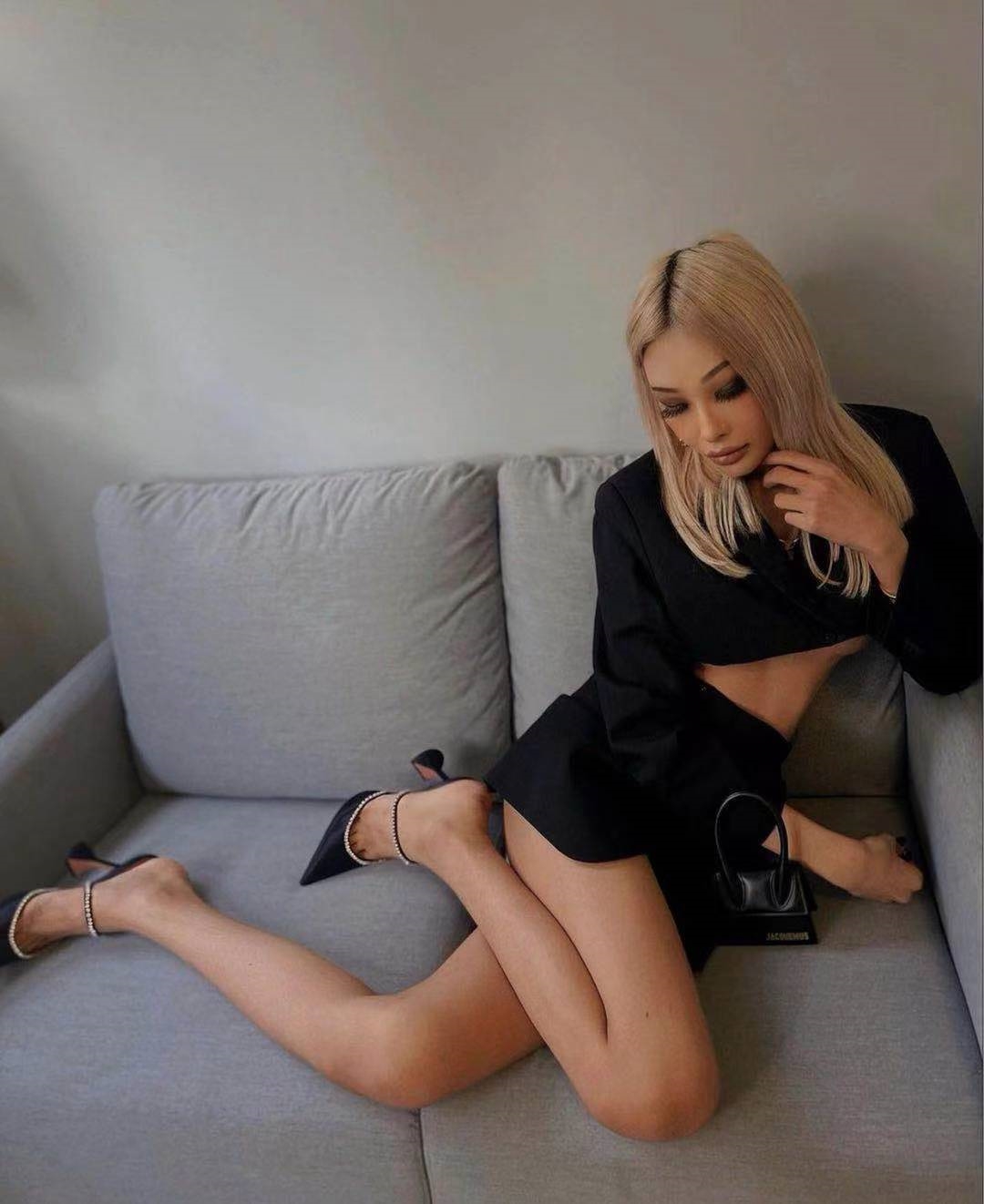 Free shipping 2025 spring pointy half drag women's shoes wear fashion rhindiamonds satin wine glass with baotou slippers green black light blue