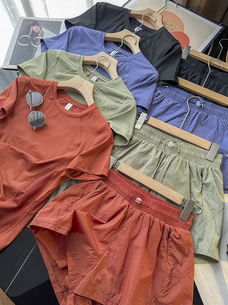 Sports suit summer solid color quick drying round neck short sleeve with inner shorts Running fitness womens set 250411