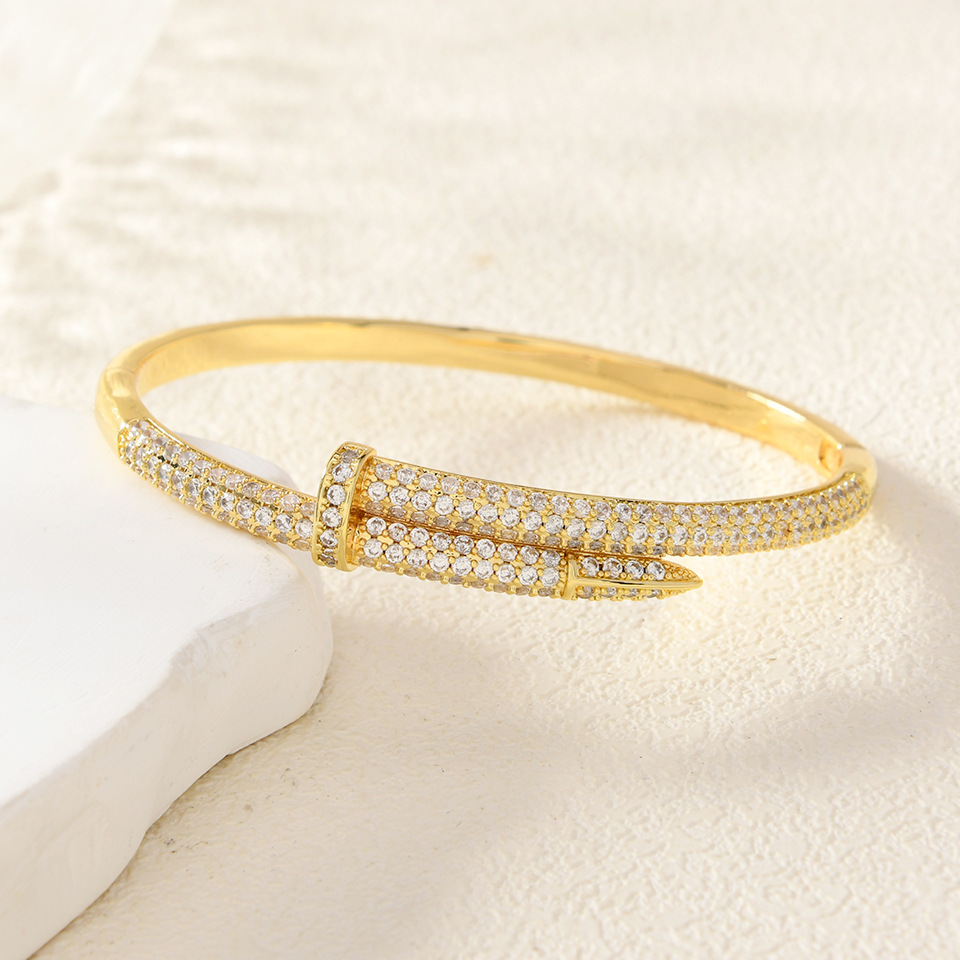 Fashion Designer Bangle Cuff Bracelets Paved AAA Zircon Diamond Nail Cross Shape Gold Plated Trendy Versatile Jewelry Factory Wholesale