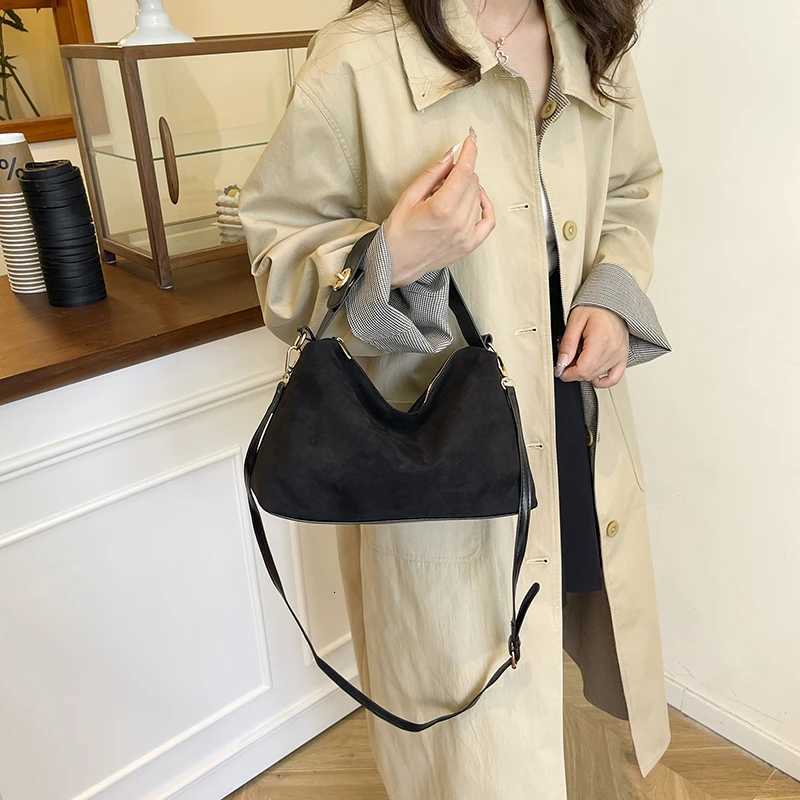 Faux Suede Solid Color Large Capacity Casual Tote PU Winter Fashion Daily Leisure Commuting Durable Lightweight Shoulder BagsT2511112