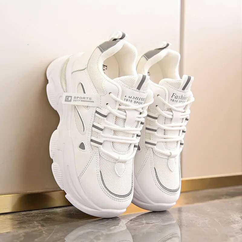 2025 New Breathable Women's Multi functional Comfortable Sports and Leisure Campus Style Student Designer Fashion Morning Running Shoes