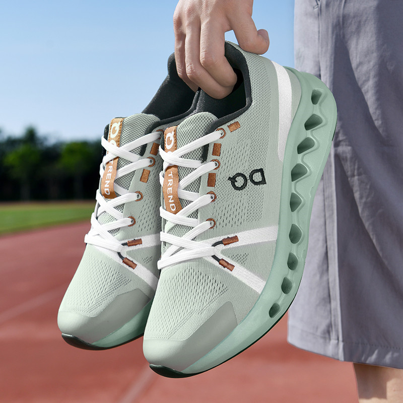 New Sports shoes men lightweight breathable shock-absorbing casual shoes mesh shoes, fashionable and comfortable Mesh shoes