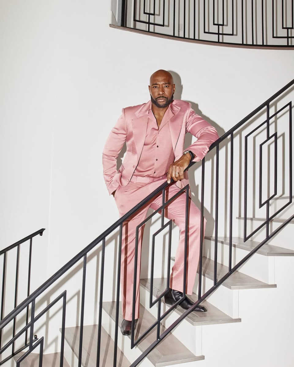 Classic Pink Wedding Tuxedos 2 Piece Set Jacket Pants Notched Lapel Men Suit Single Breasted Groom Wear Party Suits Customized