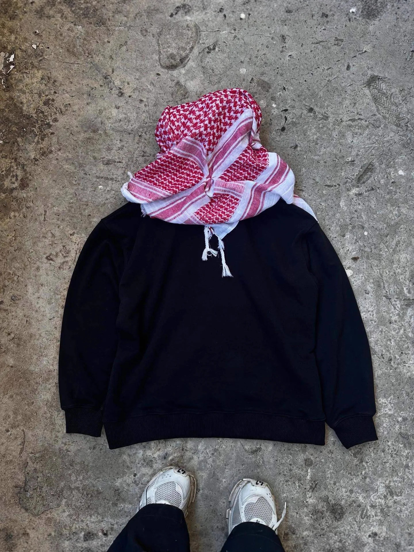 Y2k Retro Style Personalized Headscarf Windproof Hooded Sweatshirt Men and Women Fashionable Street Pullover Sweatshirt 251107