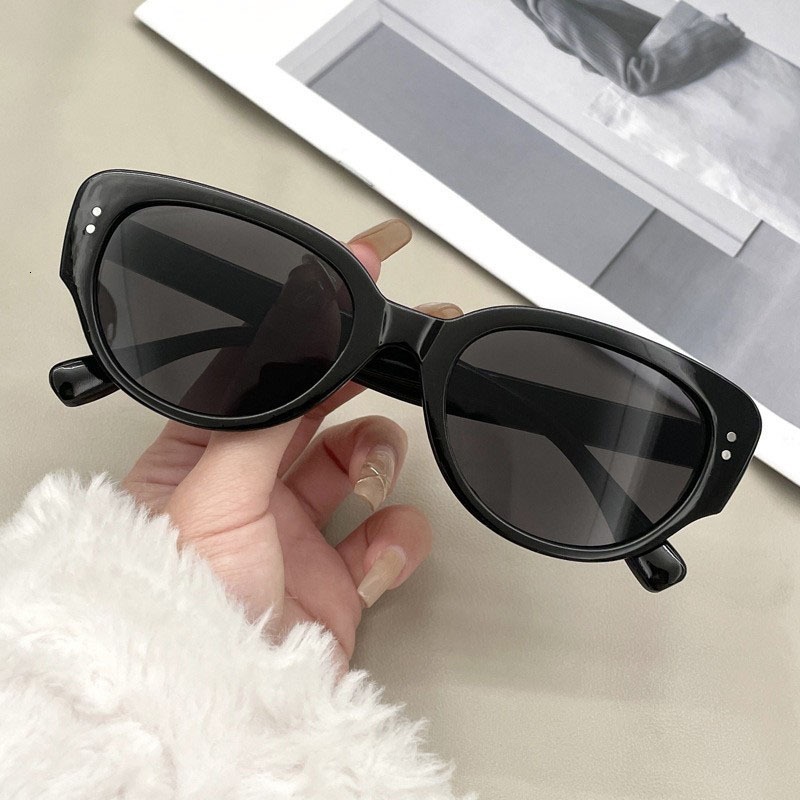 New fashionable street photography UV resistant sunglasses, spicy girl style small frame oval cat eye sunglasses