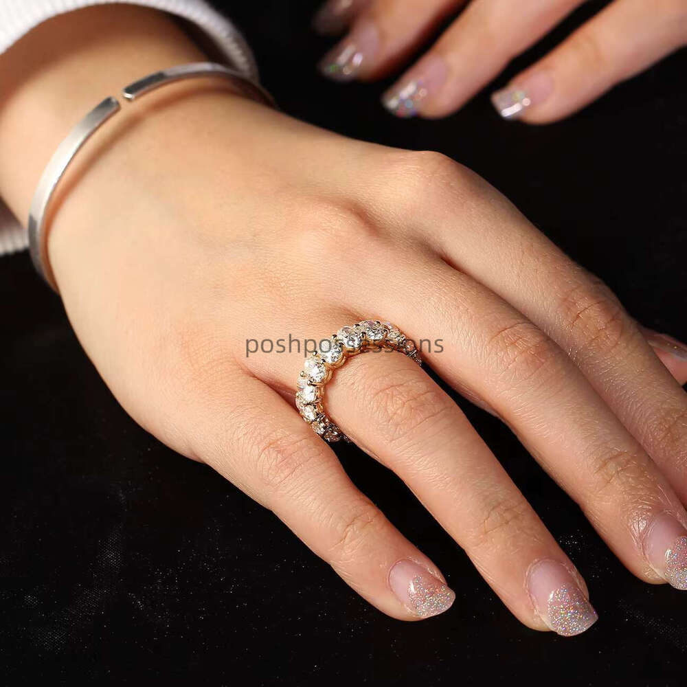 Luxurious All Silica Diamond With Ring