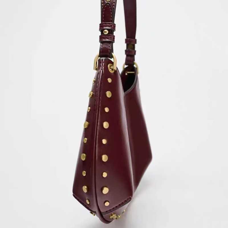 Fashion 2025 Underarm Bag New Trendy Riveted Chain Saddle Bag Wine Red Black Single Shoulder Handbag for WomenT2511112